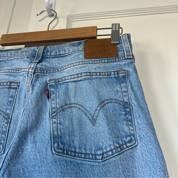 Levi's Wedgie Straight Jeans in Fully Baked Wash - Picture 8 of 10
